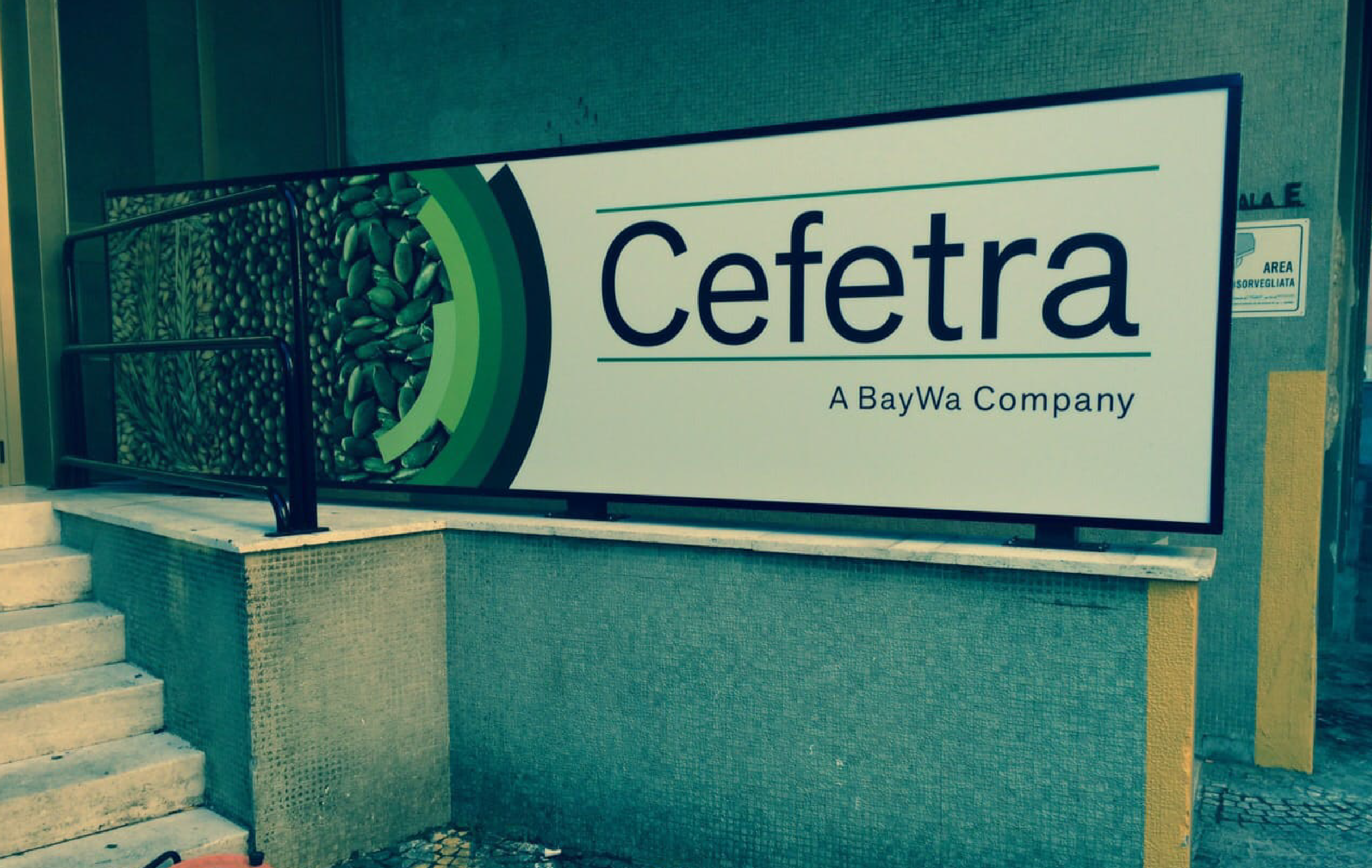 Vetrofanie e targhe YouBeKey